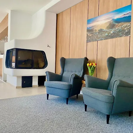 - Dom Horskej Sluzby Hotel *