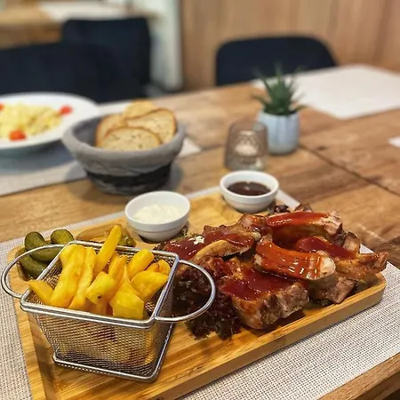 - Dom Horskej Sluzby Hotel